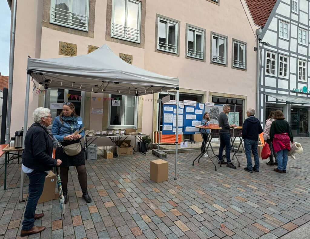 Am Anfang waren die Karten noch leer, aber dank vieler Besucherinnen und Besucher kamen bis zum Ende viele Ideen zusammen.