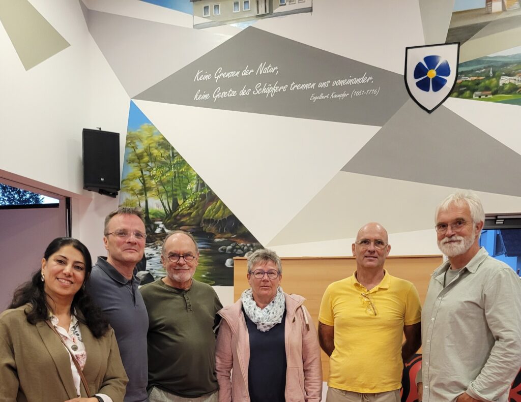 Zufriedene Gesichter bei den Nachbarn - Dank an Roman Paschek