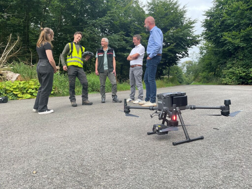 Vor Ort eingesetzt, in Berlin vorgestellt: Das Smart-City-Team bringt das Projekt BaKIM auf die Bühne der Smart Country Convention. Personen: v.l.: Nicole Baeumer, Maximilian Dreier, Kai Wulfkuhle, Dennis Ortmeier, Frank Limpke.