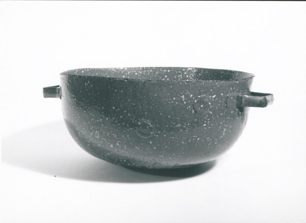 Ein umfunktionierter Wehrmachtshelm