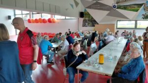 Kaffeetische im Quartierszentrum